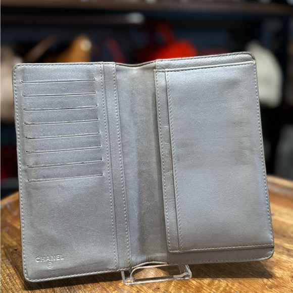 CHANEL long bifold wallet embossed - Picture 5 of 7